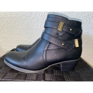 Natural Soul Black Ankle Boots. Size 7.5.